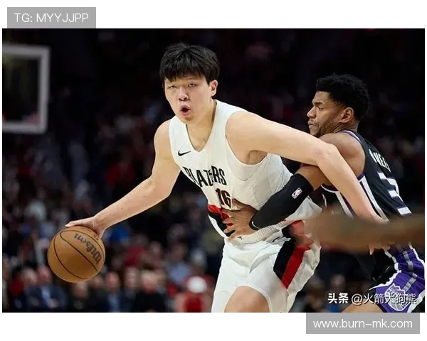 火箭主场燃爆！球迷狂热助威，球队士气高涨迎关键战